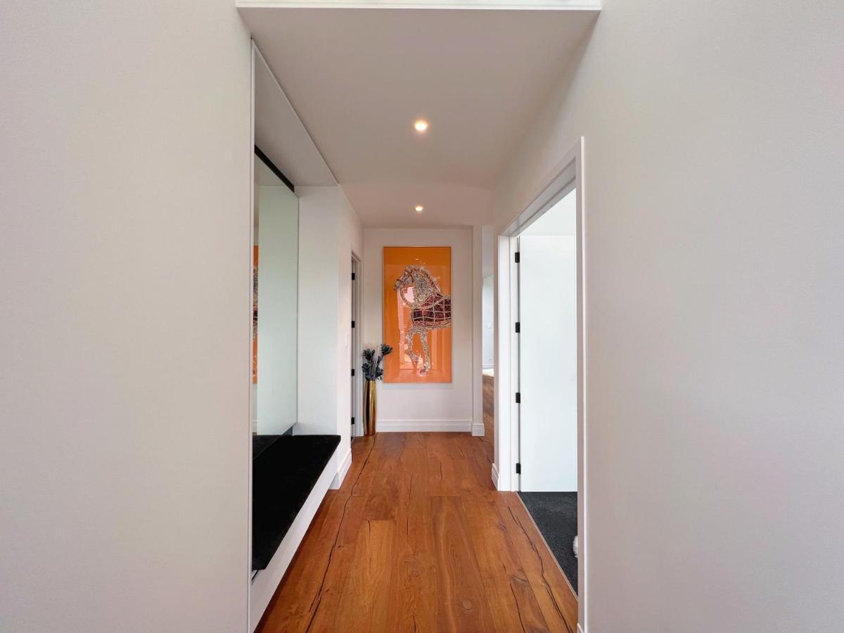 Elegant Beach House In Long Bay Villa Auckland Esterno foto