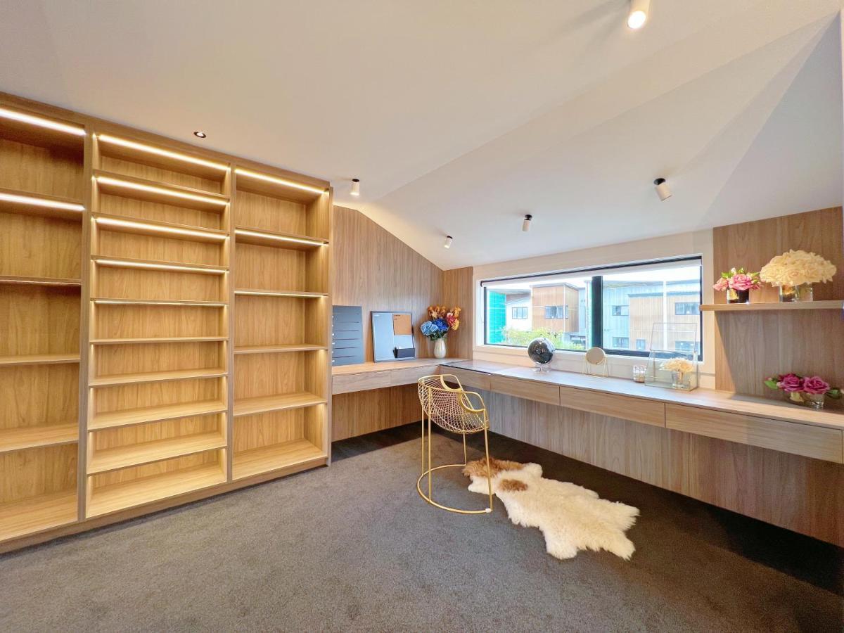 Elegant Beach House In Long Bay Villa Auckland Esterno foto