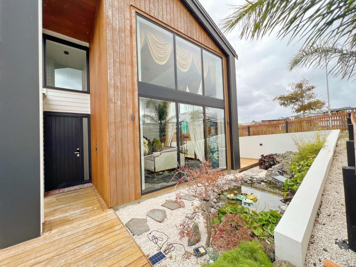 Elegant Beach House In Long Bay Villa Auckland Esterno foto