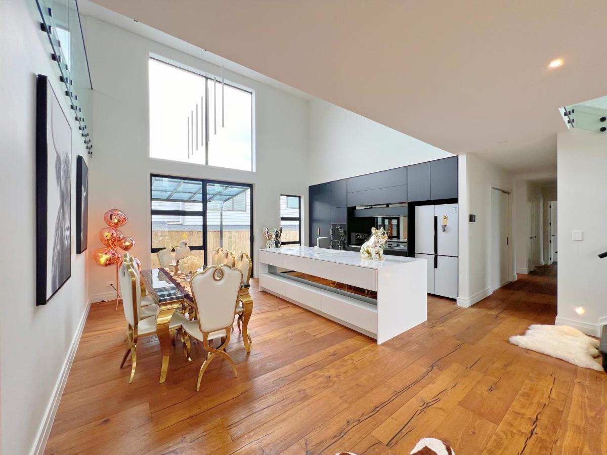 Elegant Beach House In Long Bay Villa Auckland Esterno foto